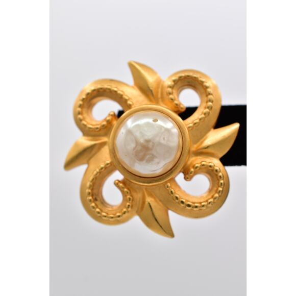 Karl Lagerfeld Vintage Chunky Clip On Pearl Earrings Brushed Gold Signed Bin1